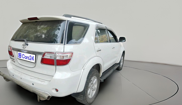 2011 Toyota Fortuner 3.0 4X4 MT, Diesel, Manual, 3,22,012 km, exterior