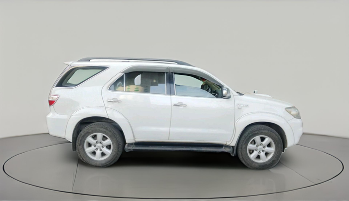 2011 Toyota Fortuner 3.0 4X4 MT, Diesel, Manual, 3,22,012 km, exterior