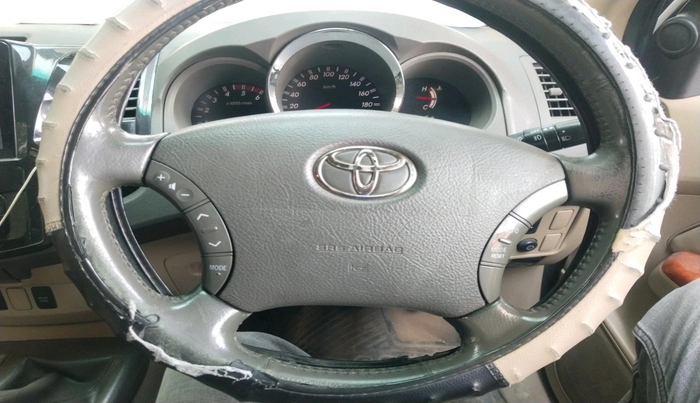 2011 Toyota Fortuner 3.0 4X4 MT, Diesel, Manual, 3,22,012 km, interior
