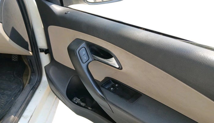 2011 Volkswagen Polo TRENDLINE 1.2L PETROL, Petrol, Manual, 53,421 km, interior