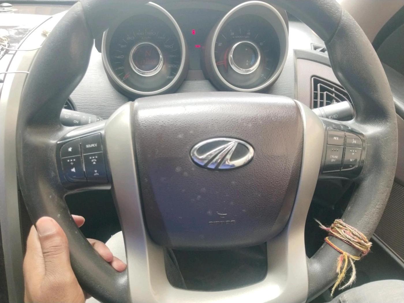 2013 Mahindra XUV500 W6, Diesel, Manual, 1,73,569 km, interior