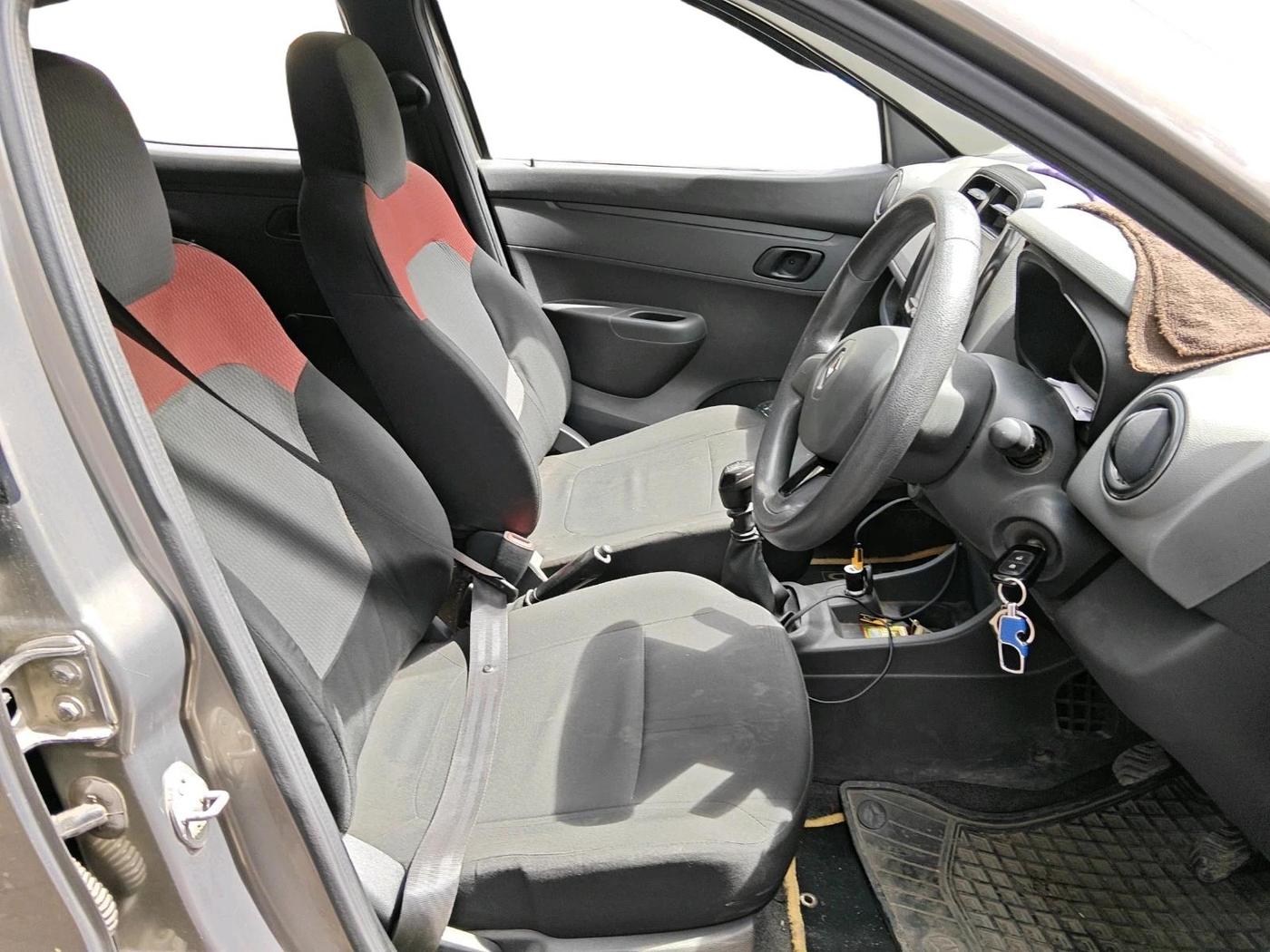 2016 Renault Kwid RXE, CNG, Manual, 30,609 km, interior