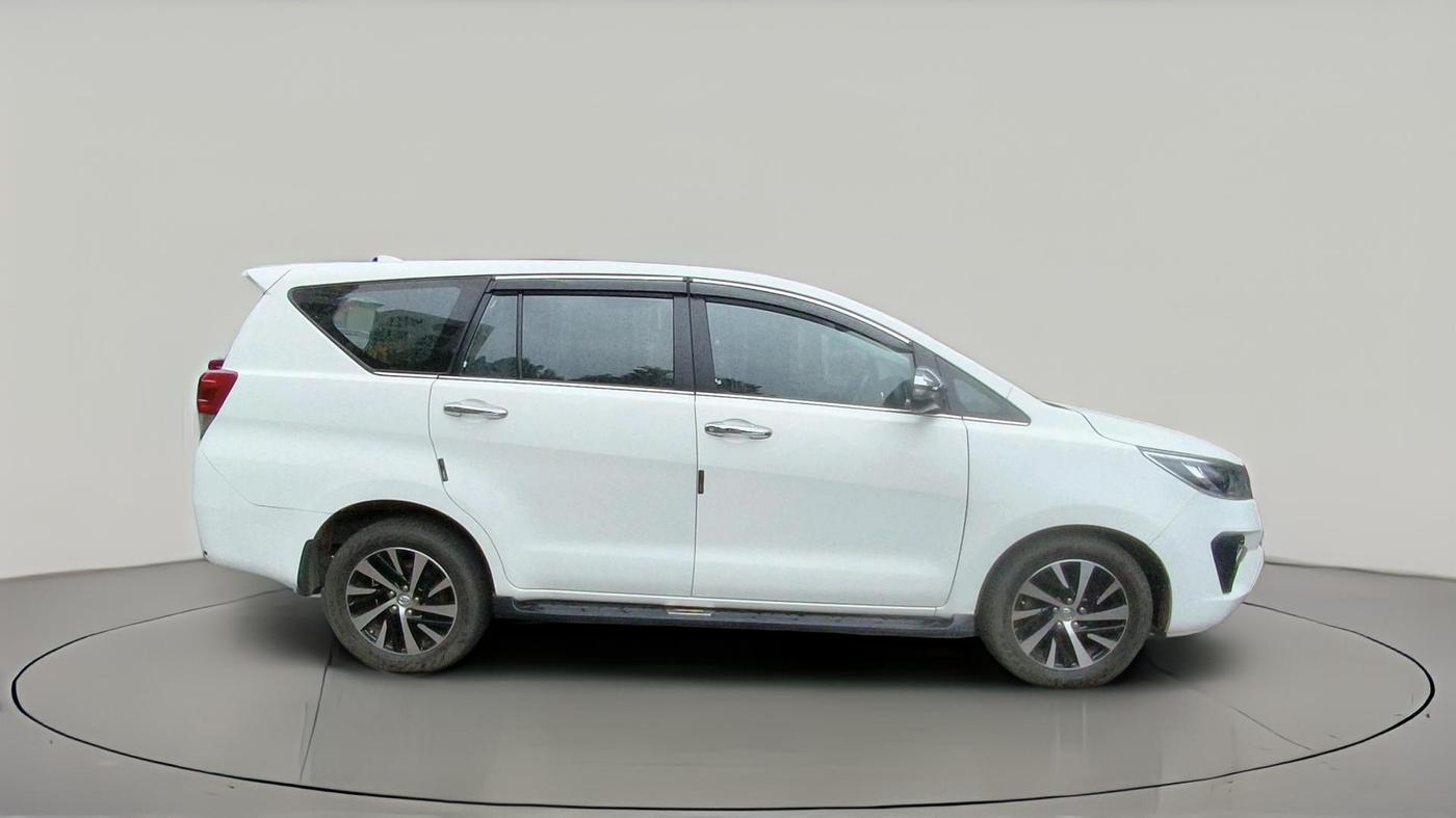 2022 Toyota Innova Crysta 2.7 ZX AT 7 STR, Petrol, Automatic, 84,392 km, exterior