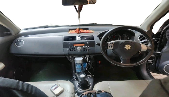 2010 Maruti Swift Dzire ZXI, CNG, Manual, 1,30,544 km, interior