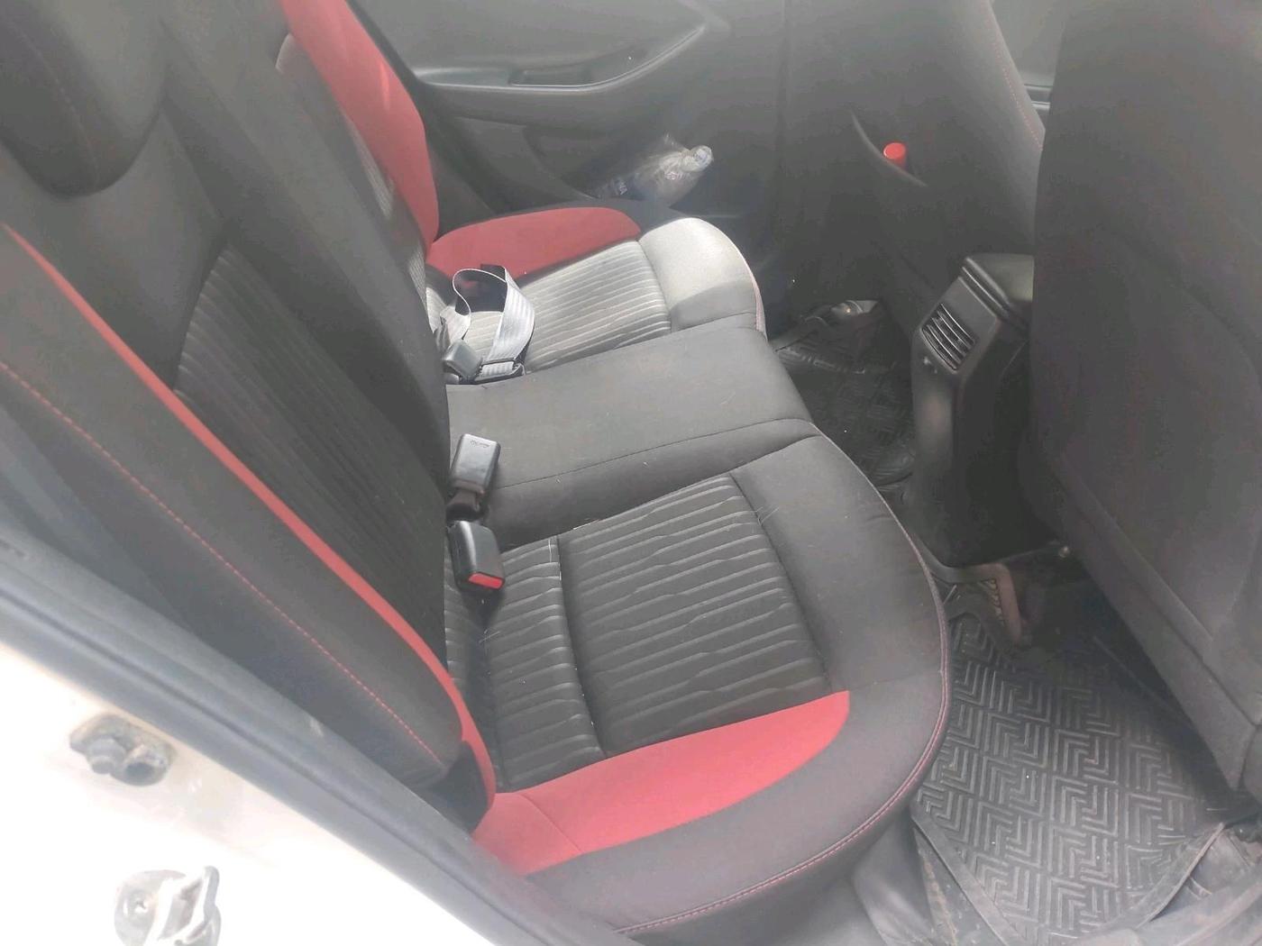 2019 Hyundai Elite i20 SPORTZ PLUS 1.2 DUAL TONE, Petrol, Manual, 4,632 km, interior