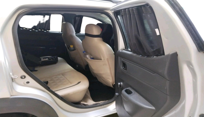 2016 Renault Kwid RXT 1.0, Petrol, Manual, 88,619 km, interior