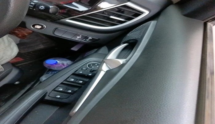 2020 KIA SELTOS HTK PLUS 1.5, Petrol, Manual, 17,438 km, interior