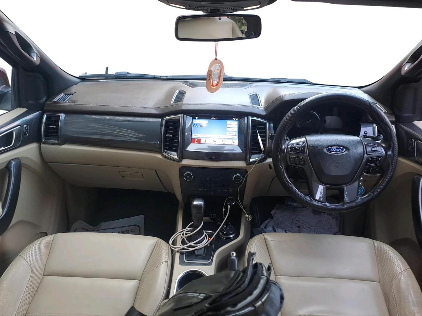 2016 Ford Endeavour TITANIUM 3.2 4X4 AT, Diesel, Automatic, 1,45,777 km, interior