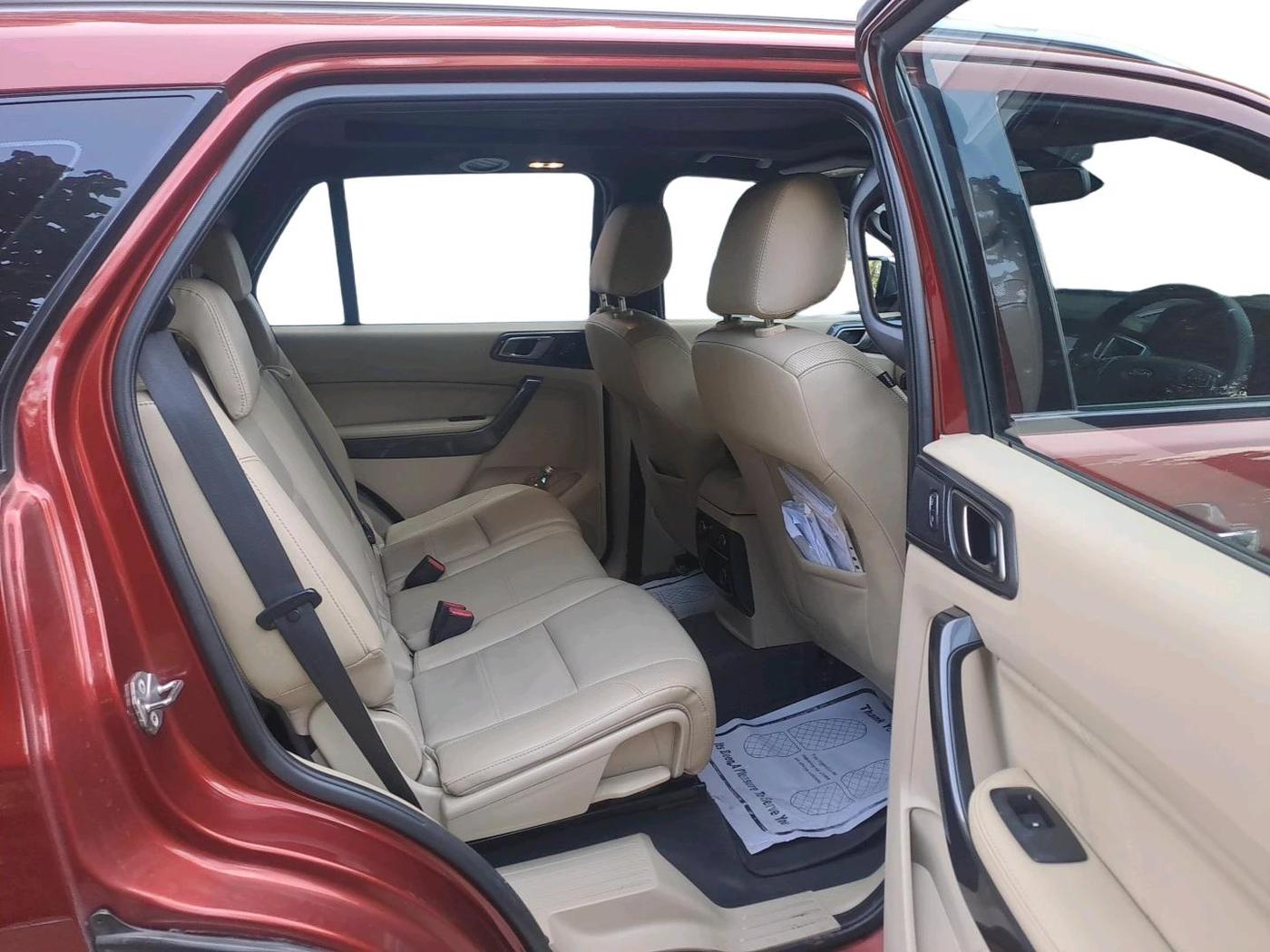 2016 Ford Endeavour TITANIUM 3.2 4X4 AT, Diesel, Automatic, 1,45,777 km, interior