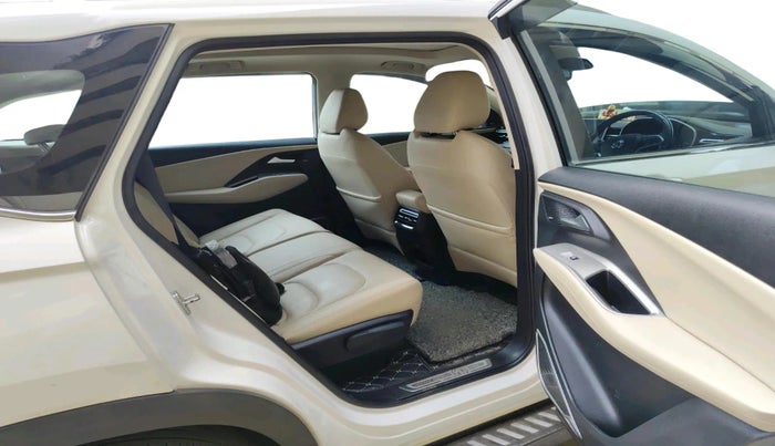 2023 MG HECTOR SAVVY PRO 1.5 TURBO CVT PETROL, Petrol, Automatic, 16,862 km, interior