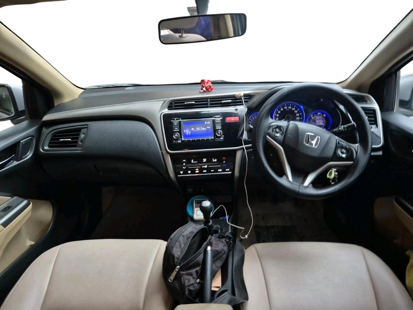 2015 Honda City 1.5L I-VTEC V MT, Petrol, Manual, 1,60,352 km, interior