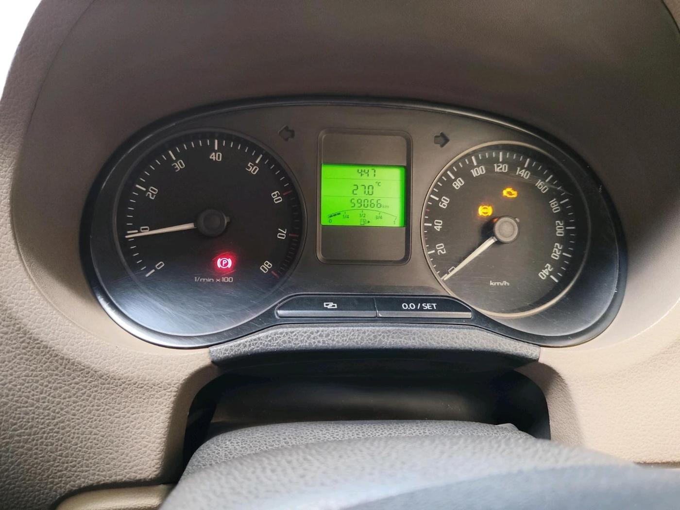 2012 Skoda Rapid AMBITION 1.6 MPI MT, Petrol, Manual, 59,066 km, interior