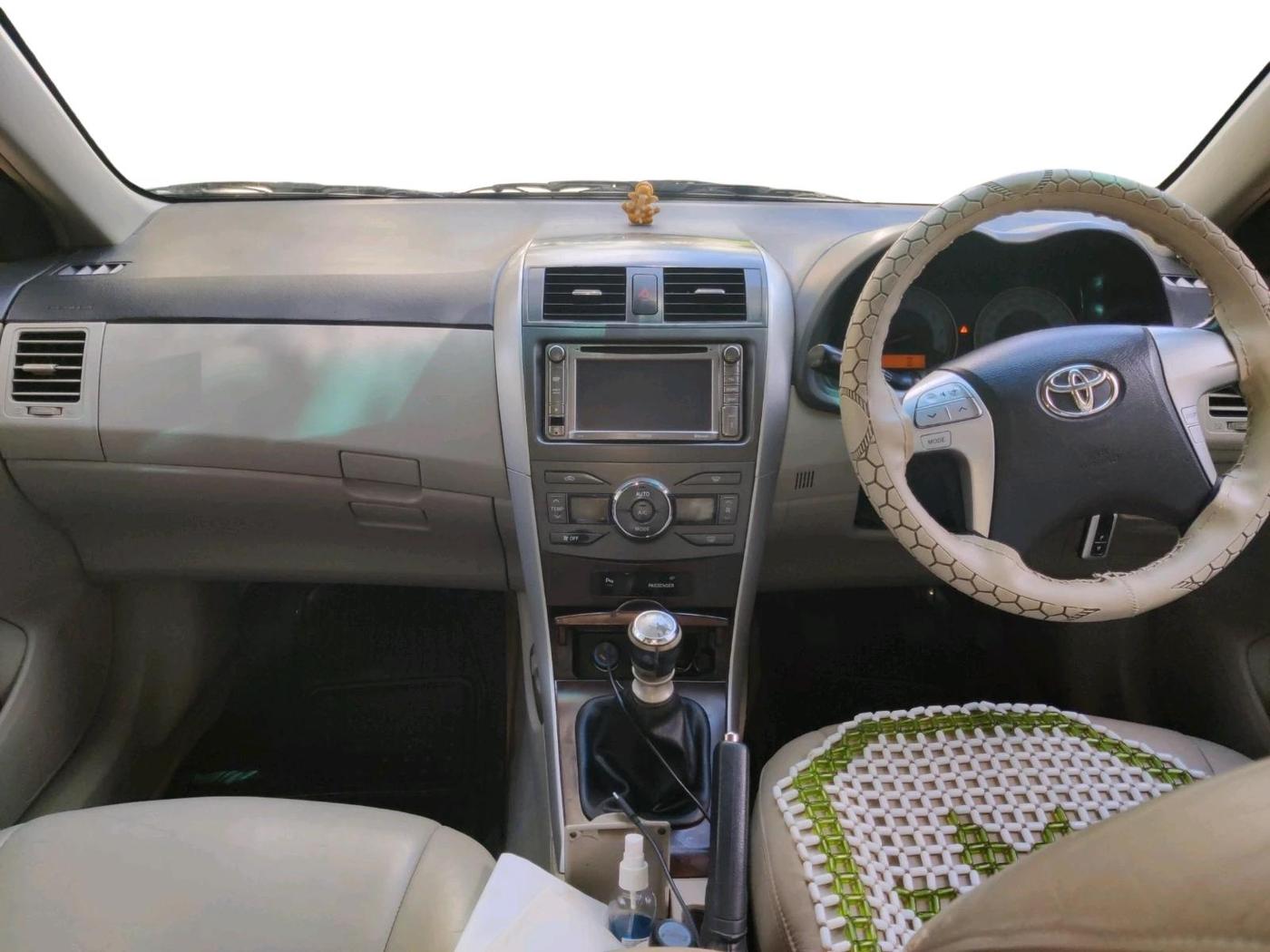 2013 Toyota Corolla Altis G PETROL, Petrol, Manual, 1,02,110 km, interior