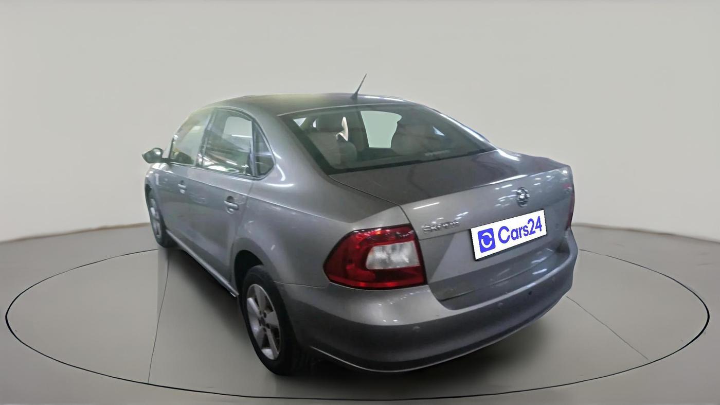 2015 Skoda Rapid AMBITION 1.6 MPI MT, Petrol, Manual, 39,801 km, exterior