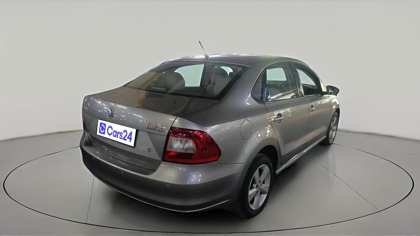 2015 Skoda Rapid AMBITION 1.6 MPI MT, Petrol, Manual, 39,801 km, exterior