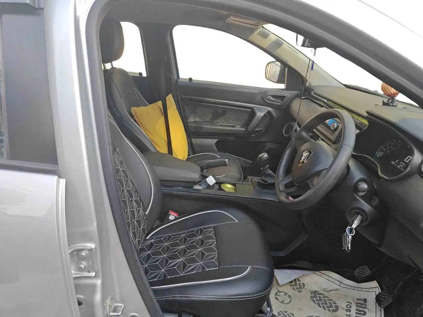 2024 Renault Kiger RXL MT, Petrol, Manual, 32,494 km, interior