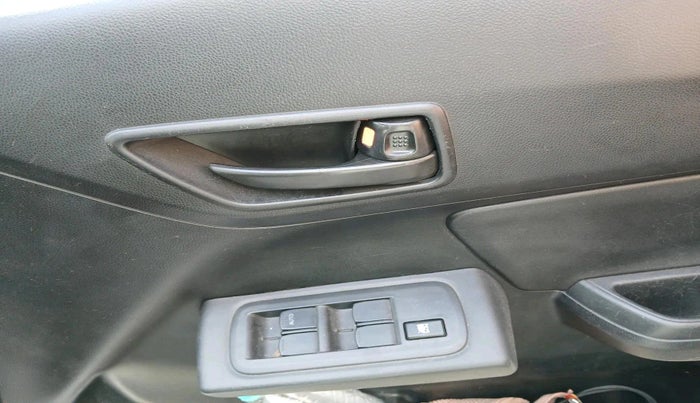 2021 Maruti Swift LXI, Petrol, Manual, 86,589 km, interior