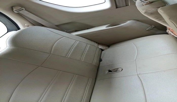 2014 Maruti Ertiga VXI CNG, CNG, Manual, 1,10,429 km, interior