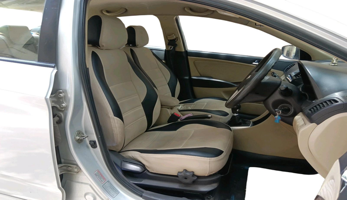 2013 Hyundai Verna FLUIDIC 1.6 CRDI SX, Diesel, Manual, 80,500 km, interior