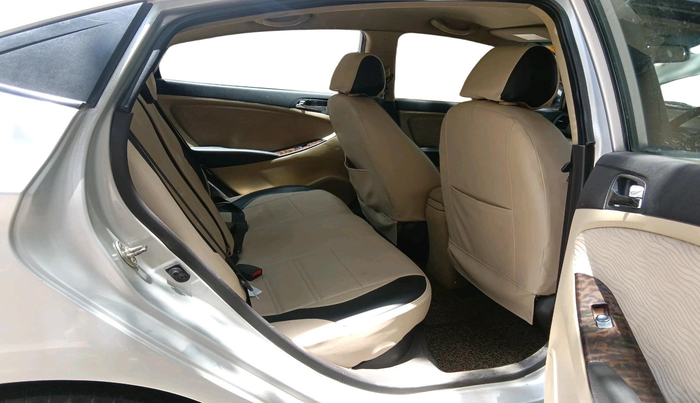 2013 Hyundai Verna FLUIDIC 1.6 CRDI SX, Diesel, Manual, 80,500 km, interior