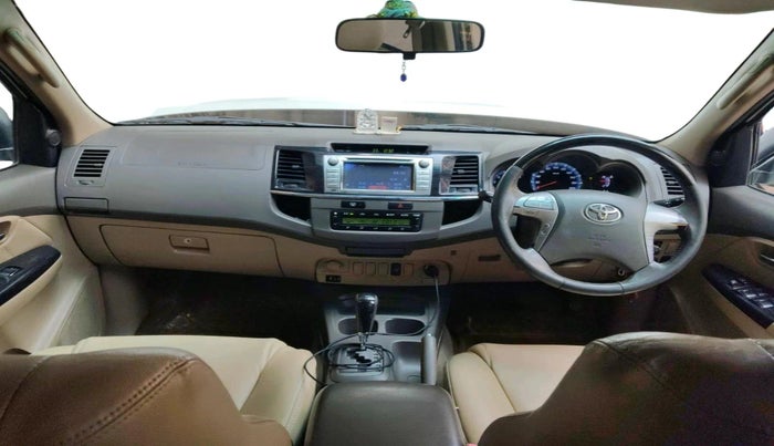 2012 Toyota Fortuner 3.0 4X2 AT, Diesel, Automatic, 1,79,182 km, interior
