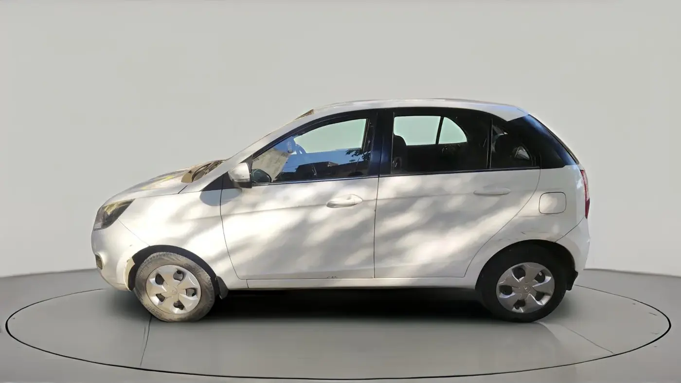 2015 Tata Bolt XM REVOTRON, Petrol, Manual, 56,800 km, exterior