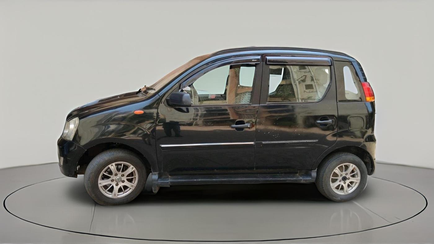 2013 Mahindra Quanto C4, Diesel, Manual, 73,556 km, exterior