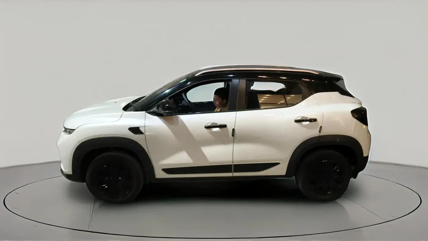 2024 Renault Kiger RXT AMT, Petrol, Automatic, 5,534 km, exterior