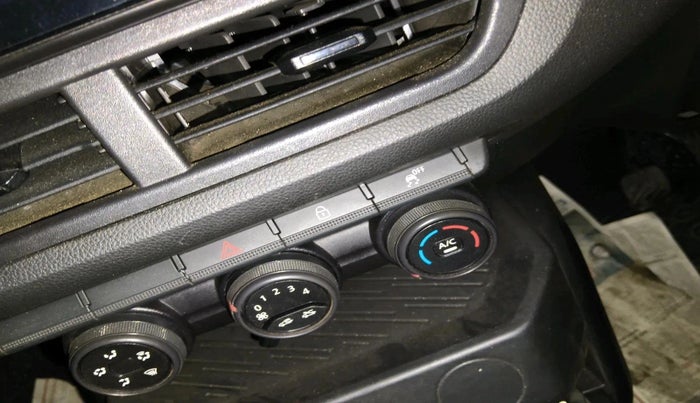 2024 Renault Kiger RXT AMT, Petrol, Automatic, 5,534 km, interior