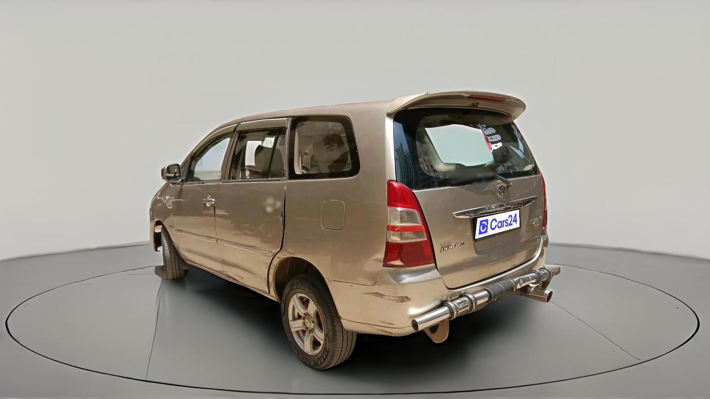 2007 Toyota Innova 2.0 G4, Petrol, Manual, 2,49,774 km, exterior