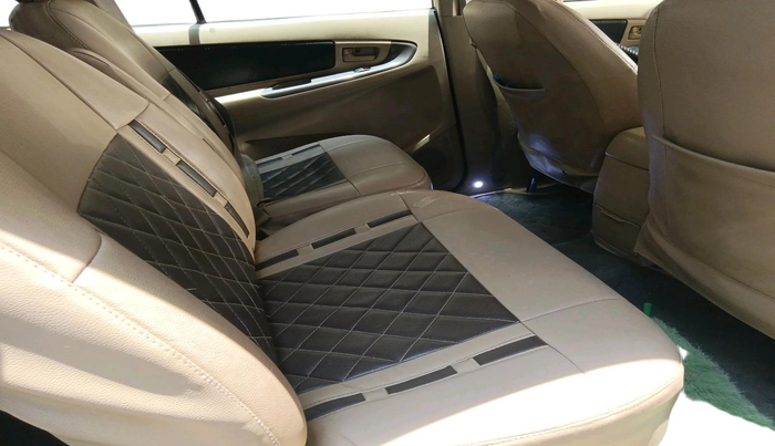 2007 Toyota Innova 2.0 G4, Petrol, Manual, 2,49,774 km, interior