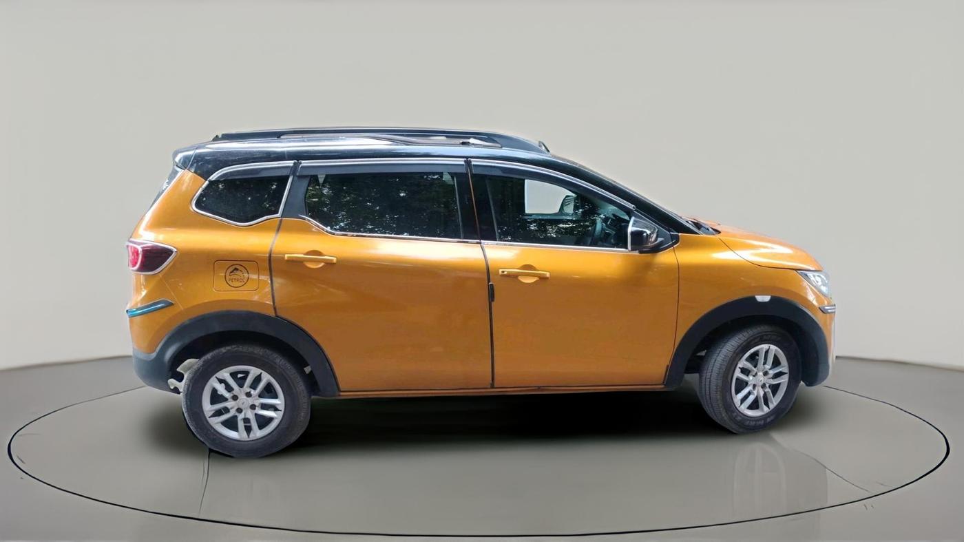 2022 Renault TRIBER RXL MT, Petrol, Manual, 60,804 km, exterior