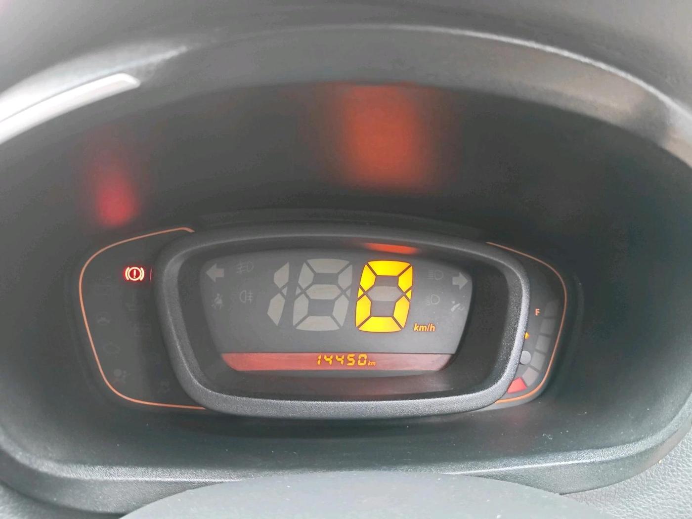 2015 Renault Kwid RXL, Petrol, Manual, 14,450 km, interior