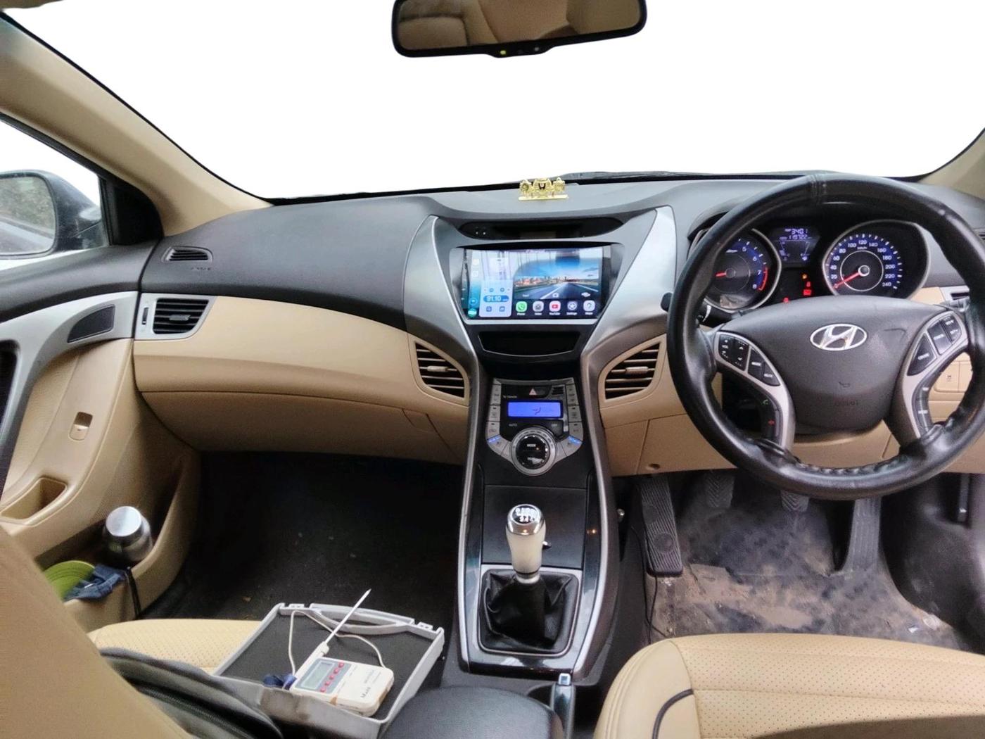 2013 Hyundai New Elantra 1.8 SX MT VTVT, Petrol, Manual, 1,19,722 km, interior