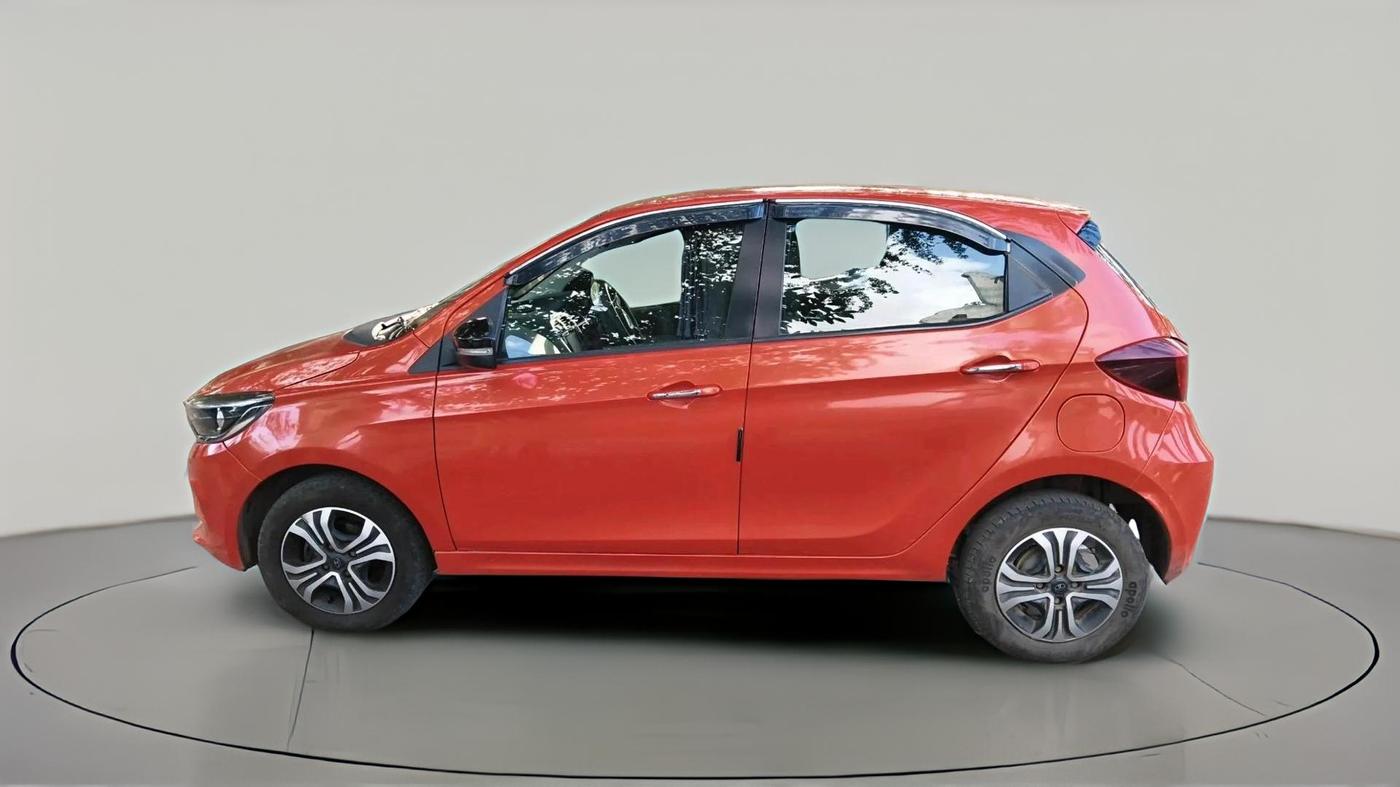 2024 Tata Tiago  XZA Plus CNG, CNG, Automatic, 42,476 km, exterior