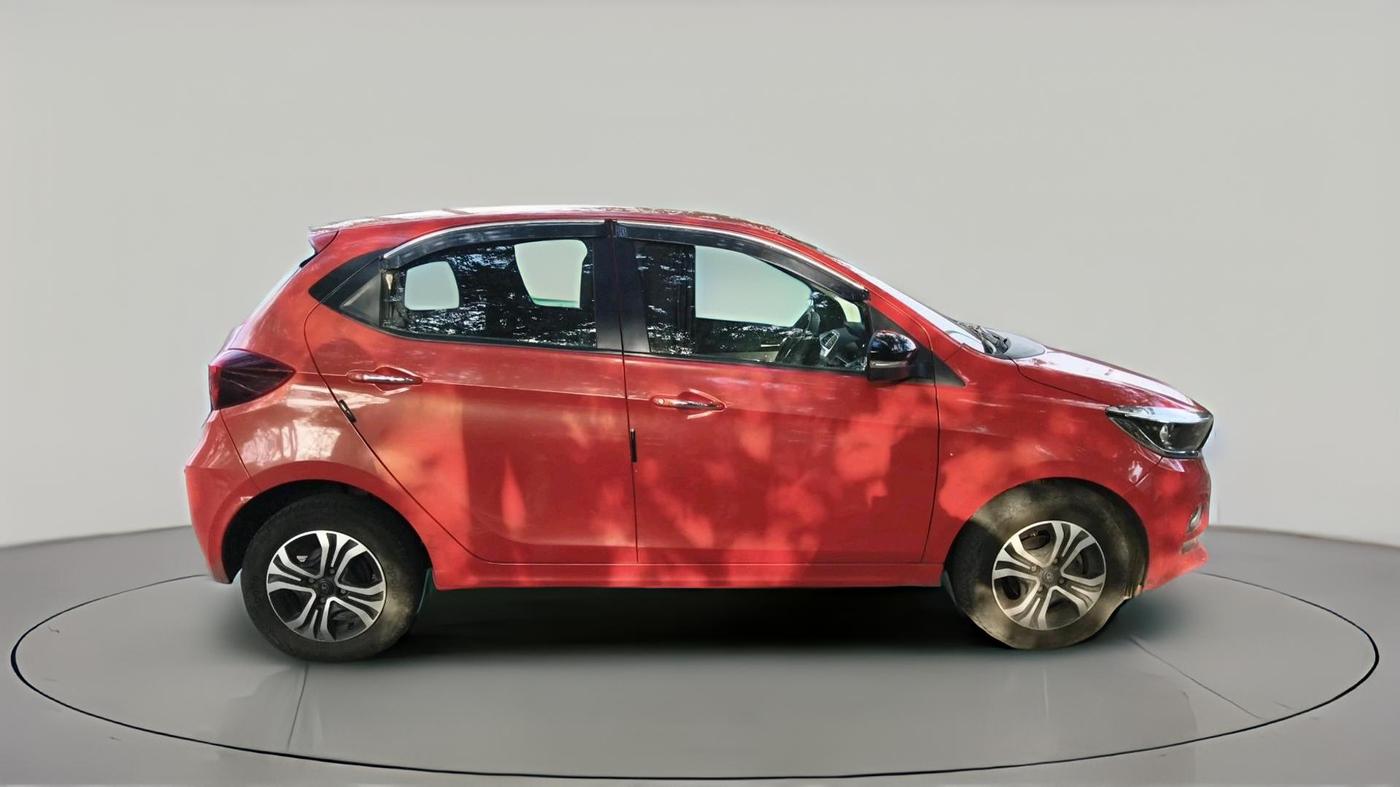 2024 Tata Tiago  XZA Plus CNG, CNG, Automatic, 42,476 km, exterior