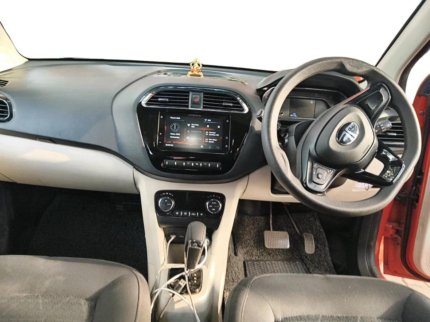 2024 Tata Tiago  XZA Plus CNG, CNG, Automatic, 42,476 km, interior