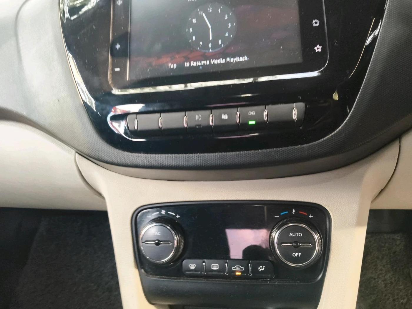2024 Tata Tiago  XZA Plus CNG, CNG, Automatic, 42,476 km, interior