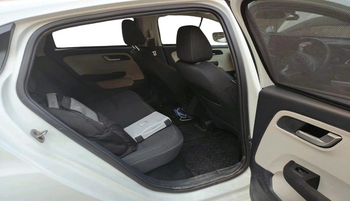 2025 Tata ALTROZ XZ PLUS O SUNROOF CNG, CNG, Manual, 24,134 km, interior