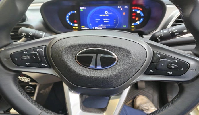 2025 Tata ALTROZ XZ PLUS O SUNROOF CNG, CNG, Manual, 24,134 km, interior