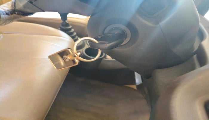 2013 Honda Amaze 1.2L I-VTEC S, CNG, Manual, 87,150 km, interior