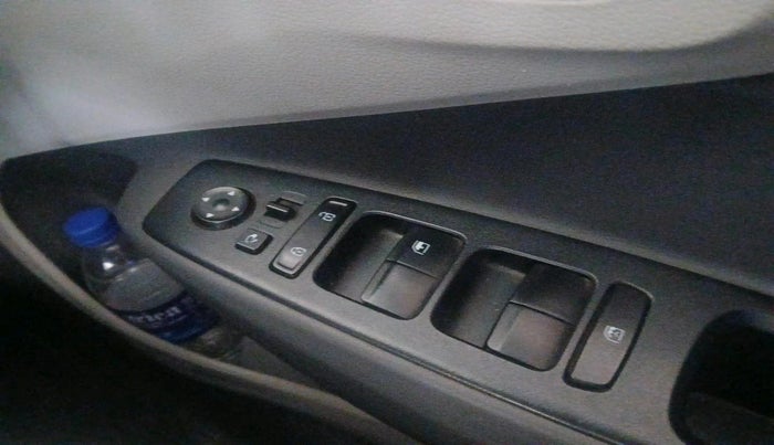 2020 Hyundai GRAND I10 NIOS MAGNA CORPORATE EDITION AMT 1.2 KAPPA VTVT, Petrol, Automatic, 29,799 km, interior