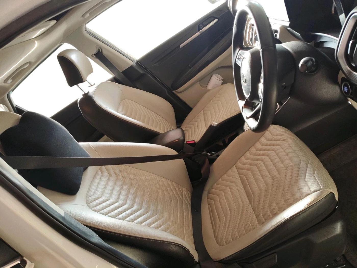 2020 KIA SONET HTX PLUS 1.0 IMT, Petrol, Manual, 46,870 km, interior