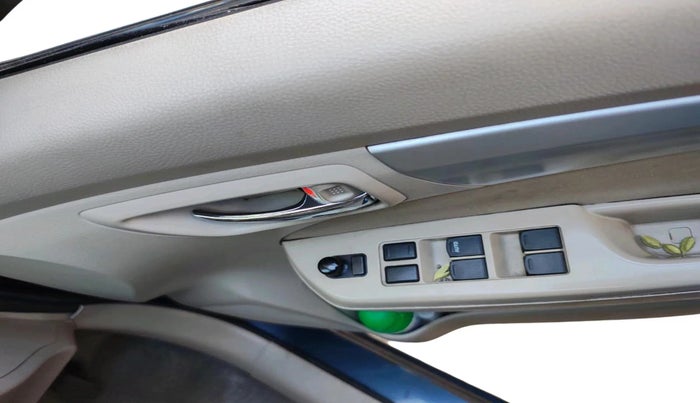2017 Maruti Ertiga VXI CNG, CNG, Manual, 1,03,972 km, interior