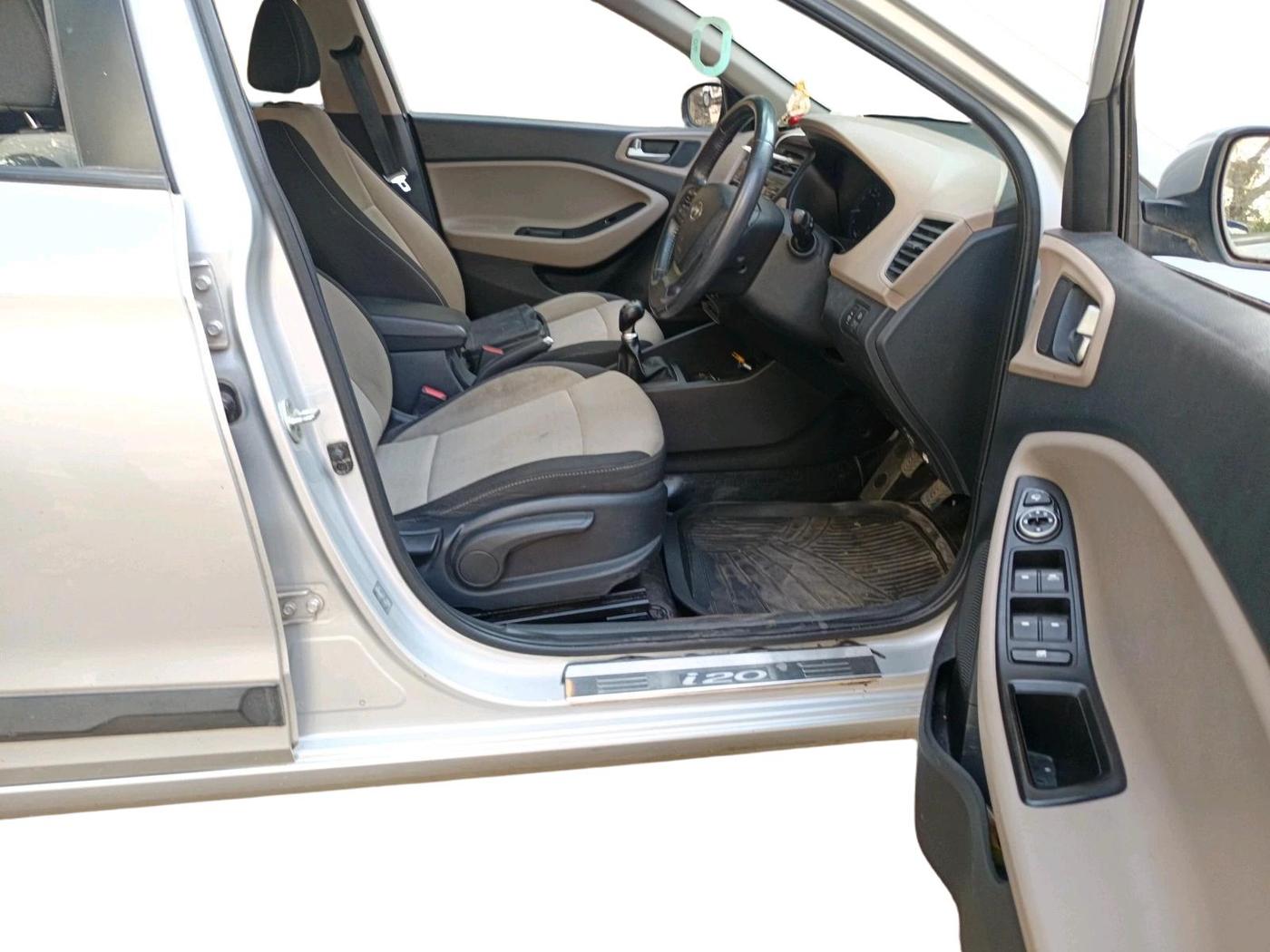 2015 Hyundai i20 Active 1.2 S, Petrol, Manual, 29,818 km, interior