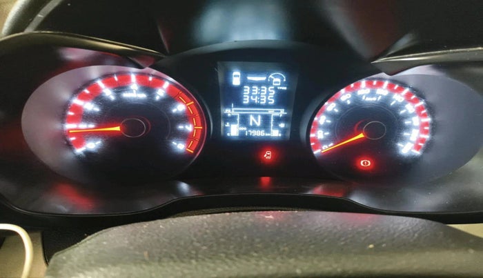 2023 Mahindra XUV300 W6 1.2 PETROL, Petrol, Manual, 17,986 km, interior