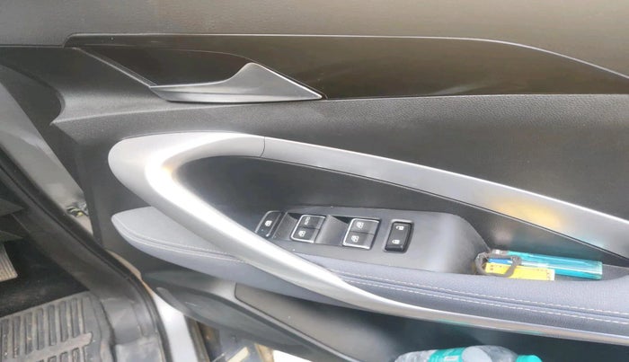 2022 MG HECTOR SHINE 1.5 PETROL TURBO CVT, Petrol, Automatic, 15,364 km, interior