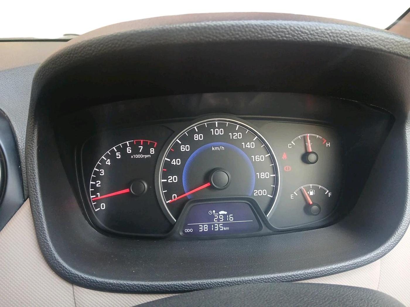 2015 Hyundai Grand i10 SPORTZ 1.2 KAPPA VTVT, Petrol, Manual, 38,135 km, interior