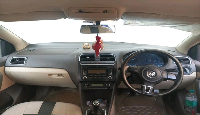 2011 Volkswagen Vento HIGHLINE 1.6 MPI, Petrol, Manual, 1,20,893 km, interior