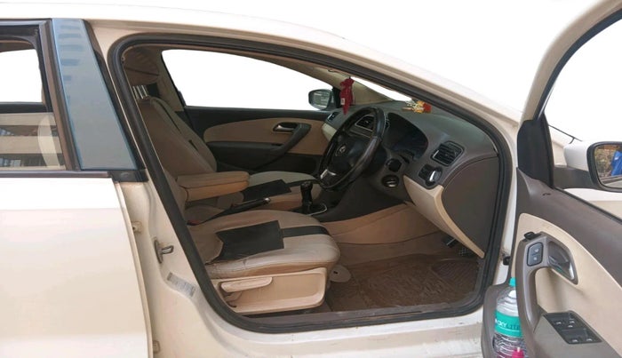 2011 Volkswagen Vento HIGHLINE 1.6 MPI, Petrol, Manual, 1,20,893 km, interior